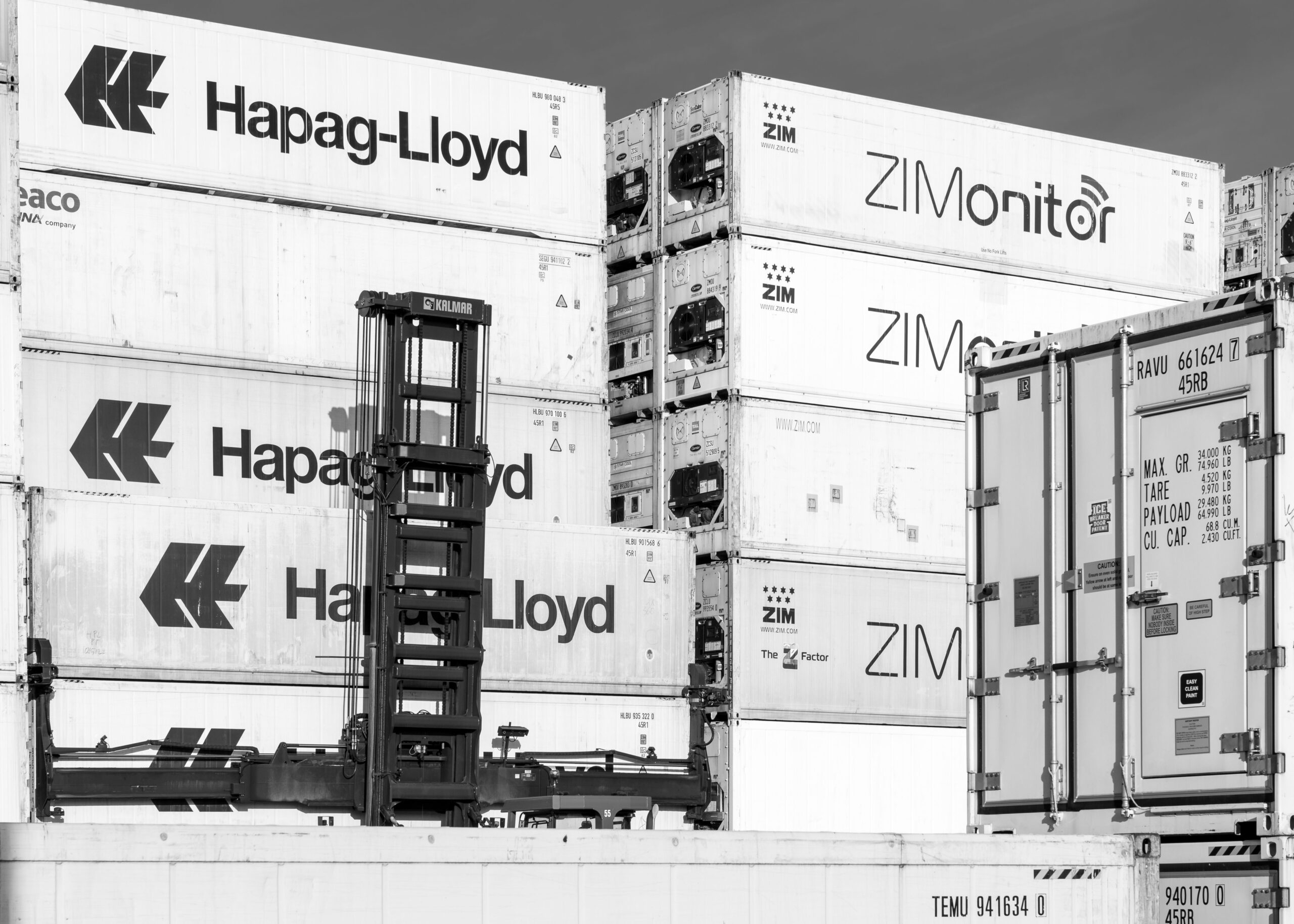 Shipping containers logistics china padel court export global supply chain